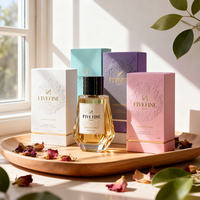 Boîte d'emballage personnalisée en carton rigide blanc avec laminage brillant et revêtement UV pour produits de soin de la peau, parfums et cosmétiques