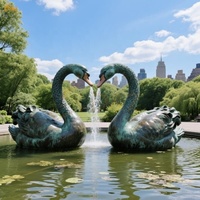 Sculpture en bronze coulée sur mesure, thème moderne extérieur, grand cygne en forme de cœur, fontaine d'eau, décoration de jardin