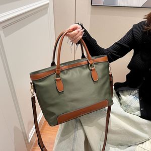 Borsa a Tracolla da Donna di Alta Moda, Grande Capacità, Impermeabile, in Nylon con Cerniera, per Pendolari, Business Casual 2026 - Product Image 3