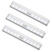 Lot de 3 lampes de placard à 10 LED avec détecteur de mouvement PIR, fonctionnant sur piles, installation adhésive, design moderne blanc, à intensité variable