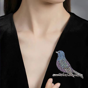 Broche completo de Robin de la industria pesada europea y americana de Weiman, vestido de noche de traje de hombre versátil de gama alta, Pin <span class=keywords><strong>Broo</strong></span> - Product Image 3