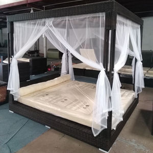 سرير استلقاء خارجي من الألومنيوم والراتان للحدائق - Product Image 3