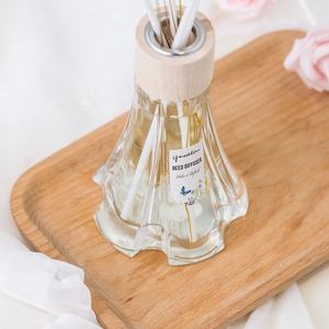 100ml vente chaude bâton <span class=keywords><strong>de</strong></span> parfum personnalisé ménage bureau maison <span class=keywords><strong>fleur</strong></span> rafraîchissement <span class=keywords><strong>de</strong></span> l'air ensemble d'arôme diffuseur <span class=keywords><strong>de</strong></span> roseau huile cristal bouteille en verre - Product Image 4