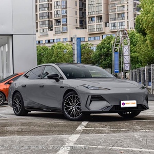 Geely Galaxy E8 Sedán de Gama Alta, 700 km CLTC, Plataforma 800V, Carga Rápida de 5.5C en 8 Minutos, Motor de 250kW, Auto Eléctrico Emblemático para Exportación - Product Image 4