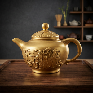 Théière traditionnelle chinoise en métal avec couvercle et poignée, design en relief couleur or - Product Image 3