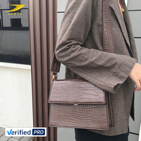 Sac à main carré rétro décontracté pour femme, personnalisé en usine, en PU gaufré effet crocodile vintage, avec large bandoulière à texture croco