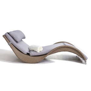 فاخر بني فناء خوص ألومنيوم أثاث متسكع بالشمس لجانب السباحة في الهواء الطلق شكل S كرسي صالة كرسي من الخيزران الهندي - Product Image 2