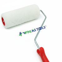 Rouleau à peinture de type américain et rouleau à peinture de taille personnalisée avec poignée en plastique rouge nouvellement conçu sur les murs