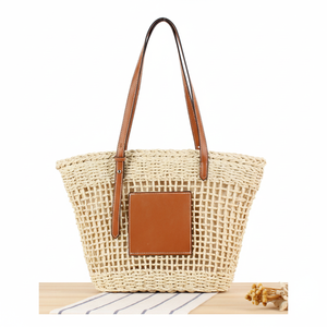 Ensemble de plage pour femme avec chapeau de paille de haute qualité, deux lanières et sac à main à fermeture ouverte - Product Image 1