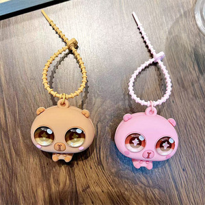Llavero de PVC blandito con ojos saltarines - Juguete antiestrés, colgante para mochila <span class=keywords><strong>y</strong></span> regalo divertido <span class=keywords><strong>y</strong></span> original - Product Image 4