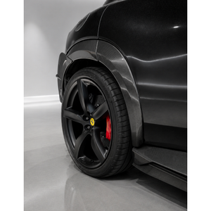 Sottoscocca e allargamenti dei passaruota in carbonio per un aspetto distintivo e un look ispirato al motorsport. Carbon - Product Image 5