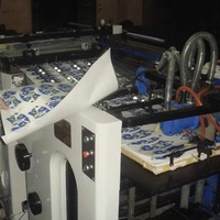 Machine d'impression sérigraphique en céramique YUTAI pour l'impression de décalcomanies et de papier transfert sur porcelaine - Qualité industrielle, levage pneumatique