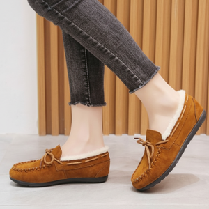 Scarpe da donna con mocassini piatti in pelle scamosciata - Product Image 1