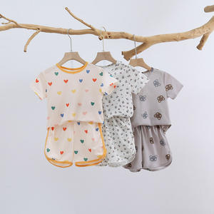 Ropa <span class=keywords><strong>de</strong></span> Casa <span class=keywords><strong>de</strong></span> seda helada <span class=keywords><strong>de</strong></span> verano <span class=keywords><strong>para</strong></span> hombres y niños, pantalones cortos separados <span class=keywords><strong>de</strong></span> manga corta, conjunto <span class=keywords><strong>de</strong></span> ropa <span class=keywords><strong>de</strong></span> aire acondicionado con estampado <span class=keywords><strong>de</strong></span> dibujos animados - Product Image 2