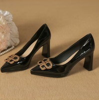 Chaussures élégantes pour femme en cuir verni noir de qualité supérieure, à talon épais de 8 cm, à bout fermé, à enfiler, pour le bureau, semelle intermédiaire en PU, semelle extérieure en caoutchouc