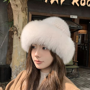 Fournisseur direct d'usine Chapeau en vison véritable tissé pour femmes Décoration en fourrure <span class=keywords><strong>de</strong></span> renard Hiver Convient aux loisirs Chapeau seau en fourrure d'extérieur - Product Image 5