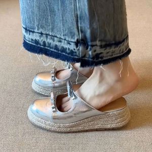 Sandales à plateforme mi-talon style rétro pour femme avec nœud supérieur en tissu extensible, empeigne en PU et semelle épaisse en caoutchouc pour le printemps, l'été et l'automne - Product Image 2