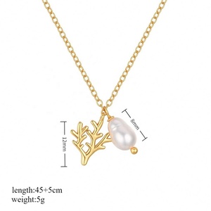 Pendentif tendance en perle d'eau douce corail marin plaqué or 18 carats, chaîne latérale en acier inoxydable, chaîne délicate imperméable pour les fêtes - Product Image 6