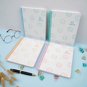 Carnet A5 à spirale pour étudiants, couverture rigide, 100 feuilles, style souriant, personnalisable (couleur et logo), vente en gros - Product Image 2