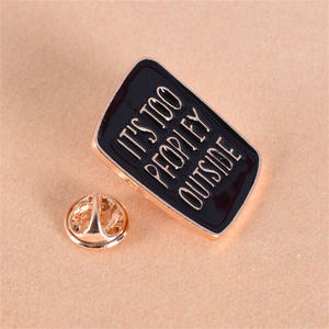 Venta al por mayor taza <span class=keywords><strong>de</strong></span> frases en inglés es demasiado pfoplfy fuera <span class=keywords><strong>de</strong></span> esmalte duro Pin letras insignia con alta calidad - Product Image 3