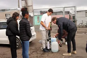 Comunidade inundação ao ar livre emergência água potável mão bomba água purificador portátil manual UF água filtro