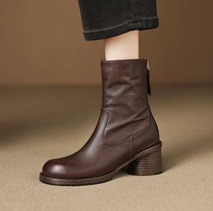 Botas de piel de vacuno teñida con efecto degradado, con cremallera, punta redonda, color liso, tacón ultra alto, diseño elegante y sencillo, hechas de cuero. - Product Image 3