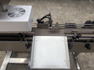 Machine de scellage automatique électrique continue pour film d'aluminium, pour l'emballage des bouteilles et des canettes, facile à utiliser - Product Image 2