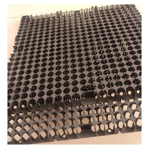 Panneau alvéolaire à cellules de drainage de 30mm composant un géotextile de 200 g/m² <span class=keywords><strong>pour</strong></span> le toit, le balcon, la terrasse et l'aménagement paysager - Product Image 4