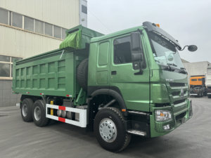 Prix d'usine Sinotruk HOWO 6x4 camion à <span class=keywords><strong>benne</strong></span> basculante avant 18m3 camion à <span class=keywords><strong>benne</strong></span> basculante 30T camion à <span class=keywords><strong>benne</strong></span> basculante pour l'Afrique - Product Image 2