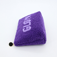 Sac à cosmétiques tendance en peluche d'hiver avec fermeture éclair lavable, sac à cosmétiques en gros avec fermeture éclair, sac à maquillage avec logo brodé, cadeau pour les clients