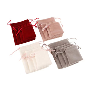 Pochette cadeau en velours, petit sac à bijoux réutilisable avec cordon de serrage, sac d'emballage promotionnel coloré pour le rangement - Product Image 3