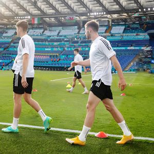 Chaussettes de sport antidérapantes à logo personnalisé pour le football, chaussettes de compression respirantes pour arbitre, chaussettes de cyclisme à séchage rapide pour le football - Product Image 5