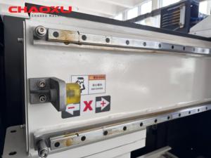 MINI Multifunktions-CNC-Schneide maschine mit einer Station zur Herstellung von Kunststoff-Hartsc halen - Product Image 5