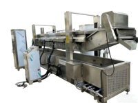 Friteuse à huile continue pour les collations à base de farine de blé, machine de friture industrielle pour les chips, ligne de production de friture de chips de pommes de terre/bananes au gaz