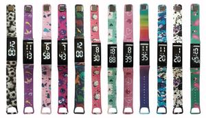 2024 Sport Bracelet Fleur Motif Poignet Enfants Led Montre Silicone Plastique Enfants Unisexe Couleur Dessin Animé LED montre numérique - Product Image 4