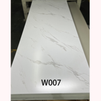 Panneau mural de douche en PVC solide imitation marbre, anti-rayures, moderne, ignifuge, décoratif, imperméable, pour salles de bain d'appartements, prix compétitif