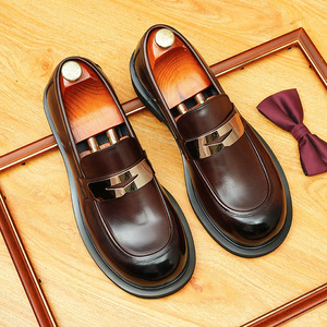 Chaussures habillées formelles pour hommes, chaussures de mariage en cuir luxueux pour le marié, chaussures Oxford de style italien luxueuses pour hommes - Product Image 1