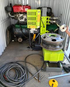 Stazione di Servizio Mobile per Pneumatici By500 48V BSD, Equilibratrice 0.8kW, Macchina Automatica Cambio Gomme per Officine di Riparazione Ruote - Product Image 3