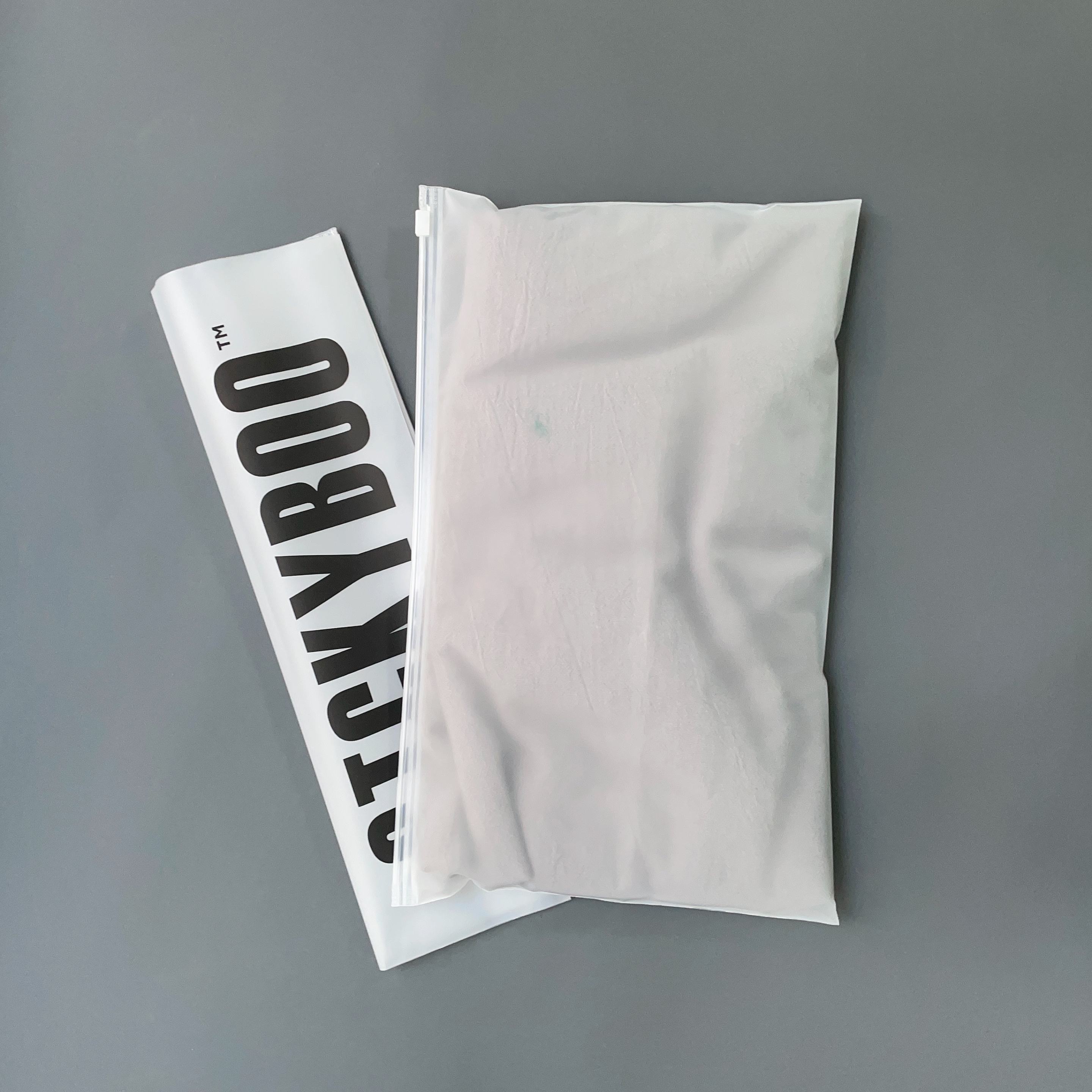 Horizontal Frosted Zipper Bag (Plain bag)