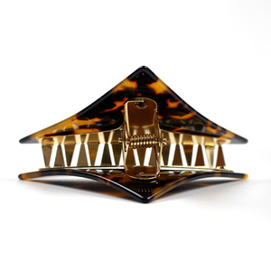 YIYI Pinces à <span class=keywords><strong>cheveux</strong></span> simples et sophistiquées de 9,5 cm, pinces à griffes rétro texturées effet écaille de tortue, pinces à <span class=keywords><strong>cheveux</strong></span> triangulaires en acétate pour femmes - Product Image 5