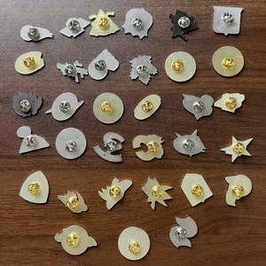 Al por mayor, pin de solapa metálico de hierro pulido con estampado del equipo de hockey sobre hielo de EE. UU., para gorras, aficionados al deporte y regalos de recuerdo - Product Image 6