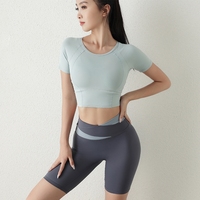 Atasan Olahraga Ketat Wanita Lengan Pendek Model Crop Top Seksi Pakaian Fitness Pendek Viral di Internet Kaos Yoga Cepat Kering