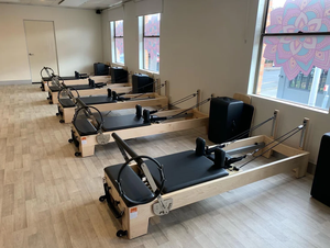 Reformer de Madera de Arce Sólido Multifuncional, Duradero, Ecológico y Económico para Uso en Estudio y Hogar, Venta al Por Mayor - Product Image 1