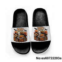 Sandal Geser Hantu Halloween Sepatu Slip-On Hitam dengan Cetakan Buku Mantra Labu untuk Wanita dan Pria