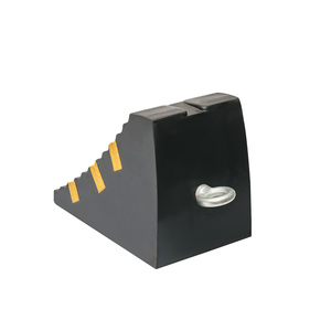 <span class=keywords><strong>Cale</strong></span> <span class=keywords><strong>de</strong></span> <span class=keywords><strong>roue</strong></span> antidérapante 240*170*195mm pour camion, <span class=keywords><strong>moto</strong></span>, voiture et abri <span class=keywords><strong>de</strong></span> voiture avec poignée, fabriquée en caoutchouc massif 100% recyclé, modèle SW-WC15 - Product Image 5