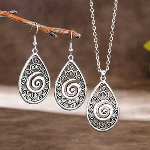 Ensemble de bijoux ethniques en alliage plaqué argent antique, collier et boucles d'oreilles pendantes en forme de goutte d'eau, bijoux de mode pour femmes, design géométrique - Product Image 1