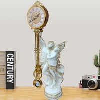 Horloge de table/étagère silencieuse à pendule oscillant, style européen, en bronze et résine, motif « Jeune Fille aux Fleurs », mouvement à quartz