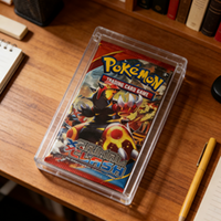 Vente en gros : Présentoirs modernes en acrylique transparent pour cartes booster et vêtements, autoportants, avec protection et logo couleur personnalisé