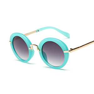 Ingrosso 2025 <span class=keywords><strong>occhiali</strong></span> <span class=keywords><strong>da</strong></span> <span class=keywords><strong>sole</strong></span> per <span class=keywords><strong>bambini</strong></span> di nuova moda Baby struttura rotonda in metallo sfumature colorate <span class=keywords><strong>occhiali</strong></span> <span class=keywords><strong>da</strong></span> <span class=keywords><strong>sole</strong></span> per <span class=keywords><strong>bambini</strong></span> - Product Image 1