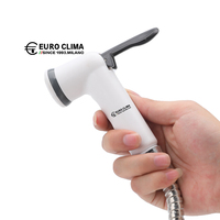 Ensemble de douche EURO CLIMA à économie d'eau, corps en plastique avec tuyau de douche à double boucle